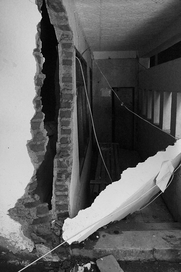 Reruntuhan Akibat Gempa